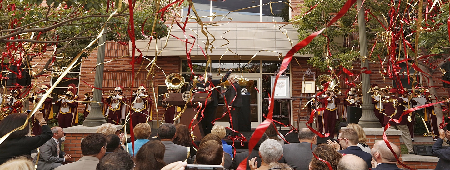 Suzanne Dworak-Peck Names the School of Social Work